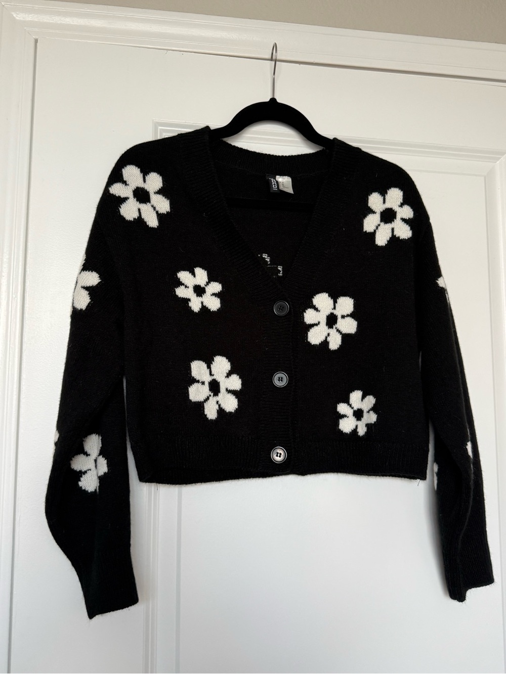 H&M DIVIDED Black & White Floral Daisy Cropped Cardigan Sweater - Size XS